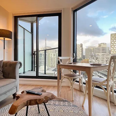 Cbd High-Rise Beautiful View Apartment